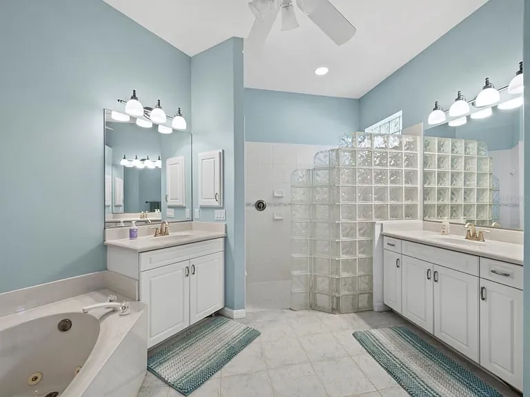 Butlers Crest Dr — Photo 29