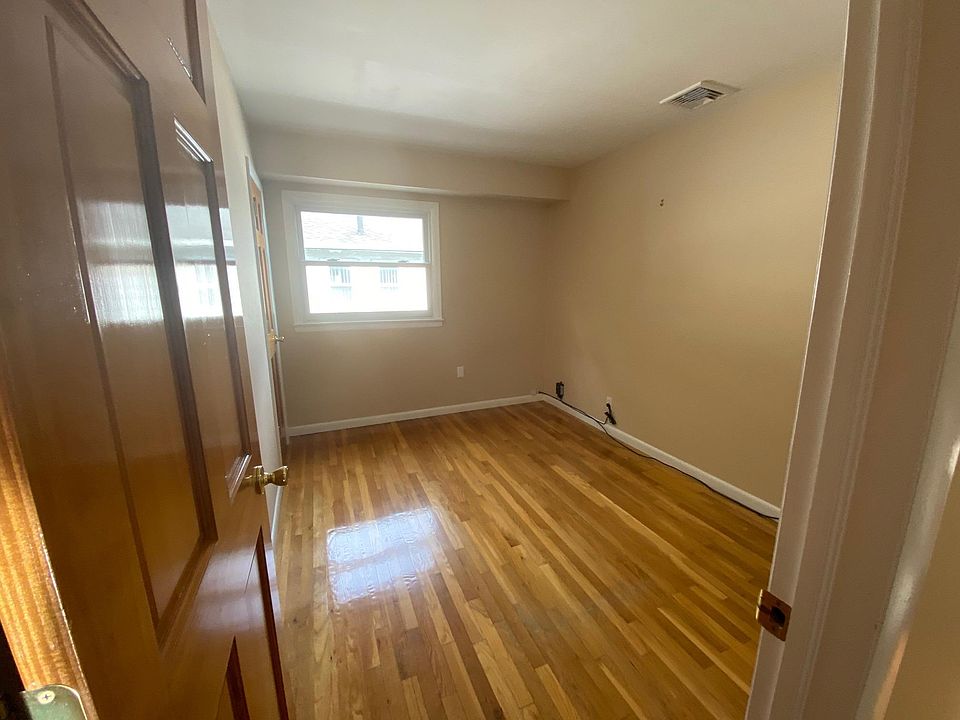 1st image of 24337 72nd Ave #2