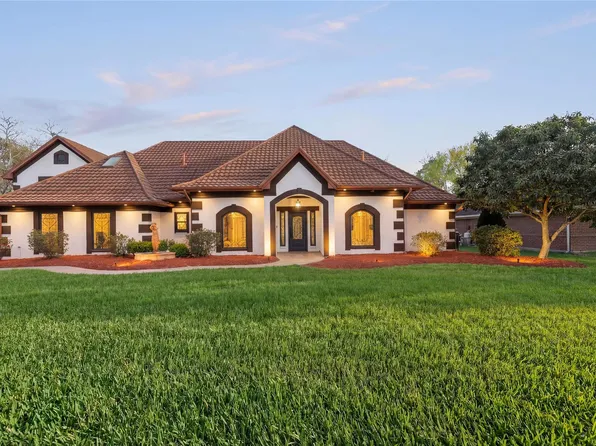 1205 Tall Pines Dr, Friendswood, TX 77546