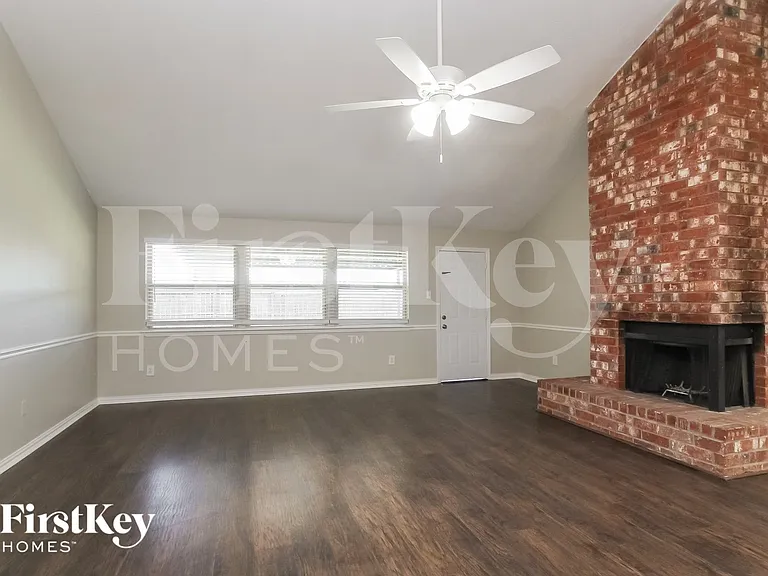 3818 Rosemont Dr — Photo 3