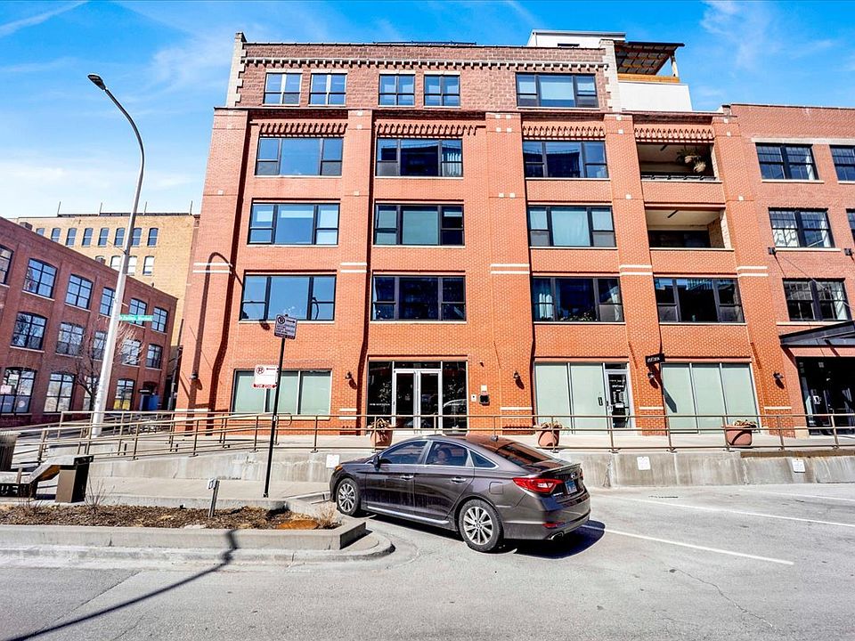 1st image of 1118 W Fulton St #202