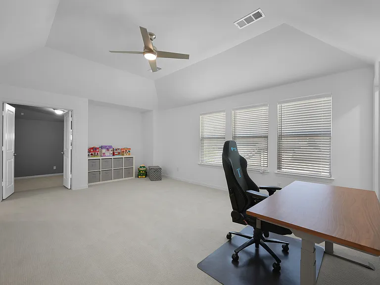 731 Drummond Dr — Photo 26