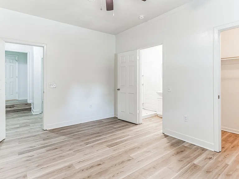 2504 Danson St — Photo 21