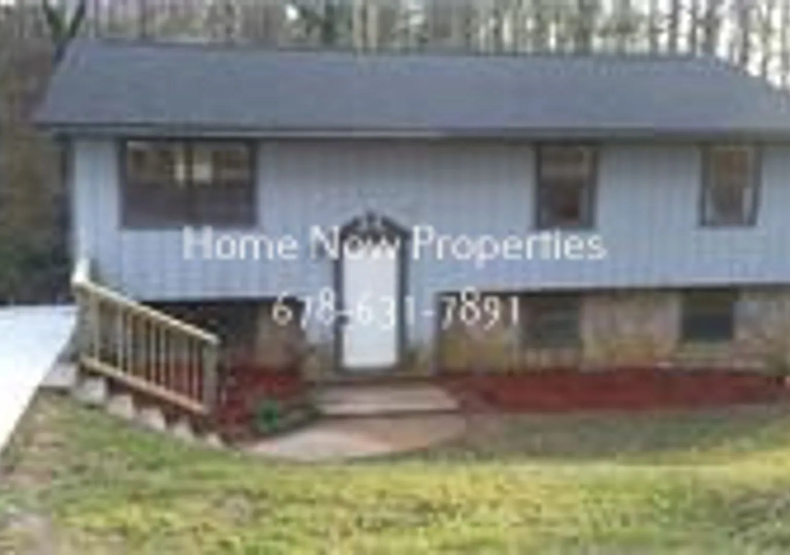 Large home with 4 or 5 bedrooms and 3 full baths — Photo 1