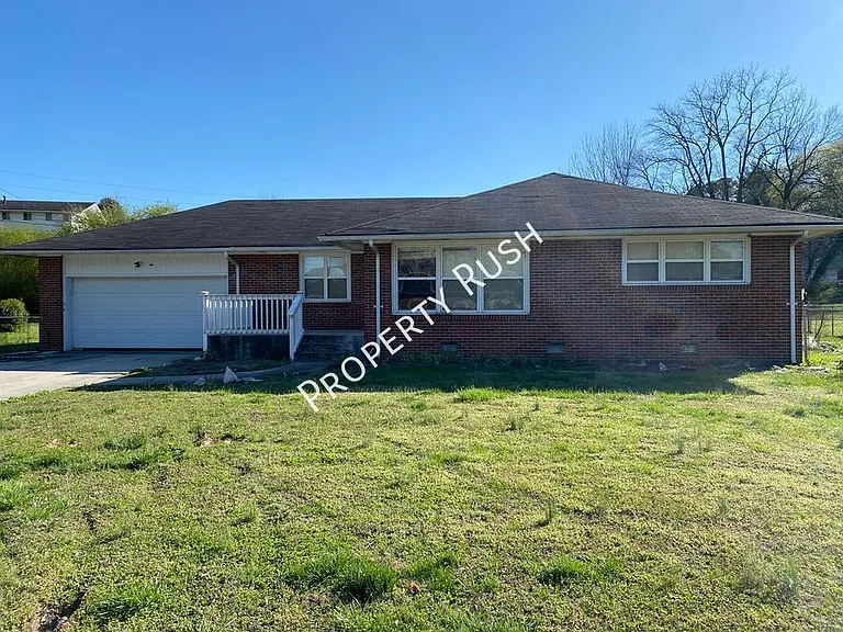 4726 Fairwood Ln — Photo 2