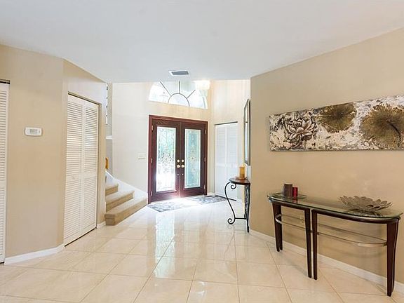 5th image of 1102 Kensington Ct