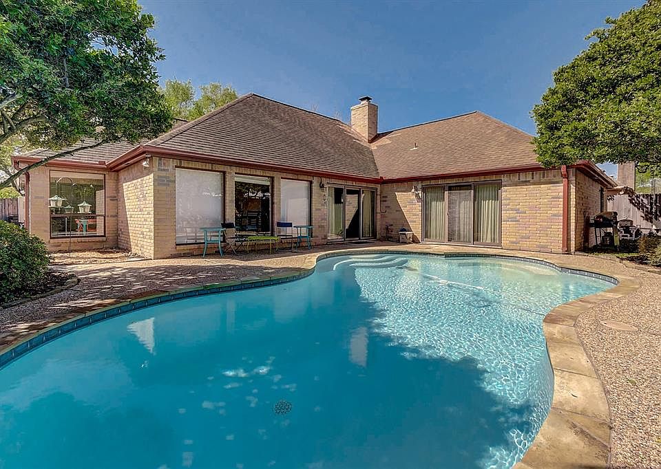 1st image of 12110 Meadow Lake Dr