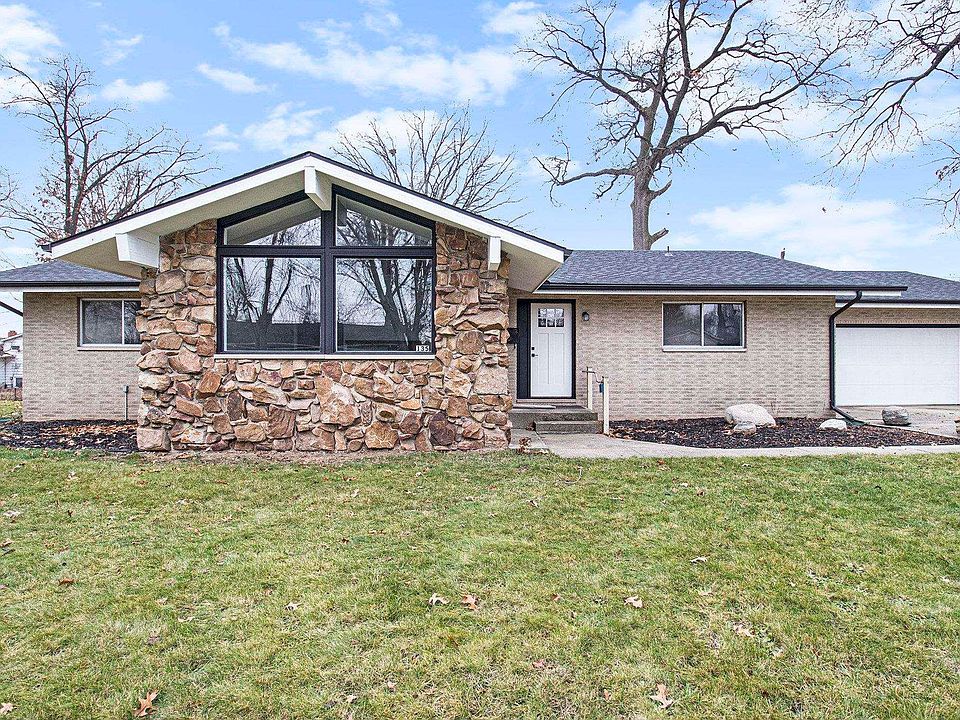 1st image of 135 Woodhill Ln
