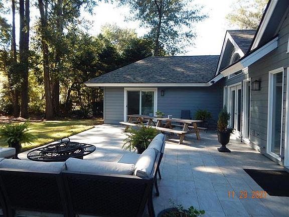 5th image of 20 Wells East Dr