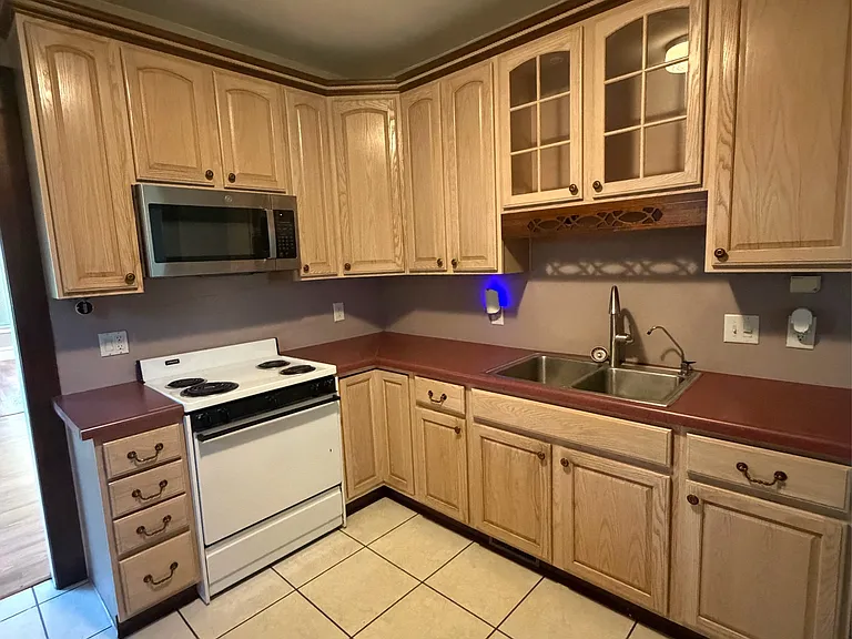 610 N Sycamore St #1 — Photo 23
