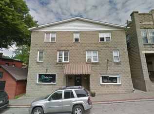 310 N Main St #9, Galena, IL 61036