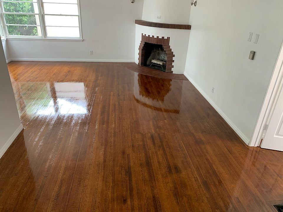 2nd image of 919 N Orchard Dr