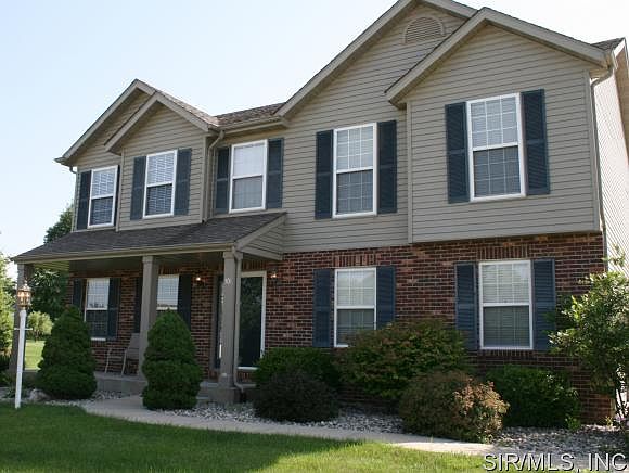 1st image of 301 Redwood Dr