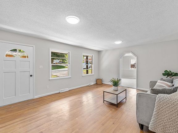 2nd image of 410 McLean St