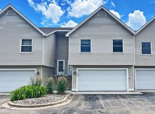 4092 S Meadowlark Rd, Eagan, MN 55122