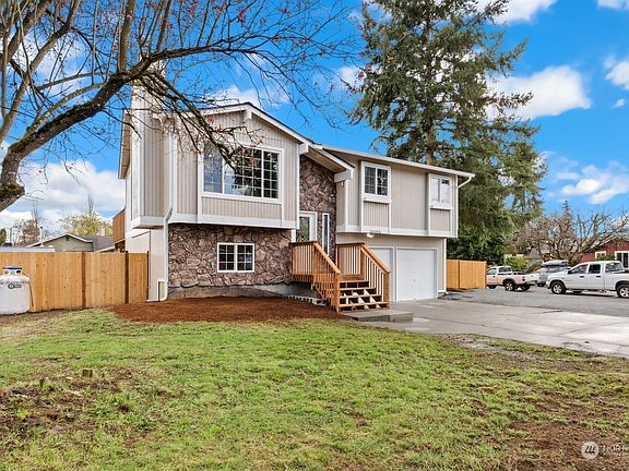 3rd image of 10725 55th Avenue NE