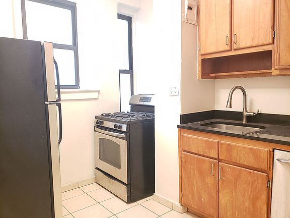 3rd image of 509 Cathedral Pkwy #5NJ