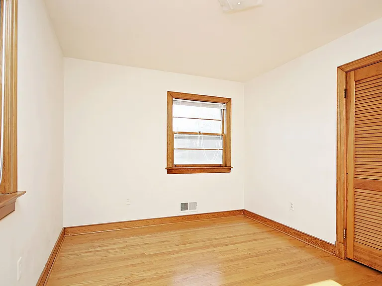 706 Grove Ave #A — Photo 8