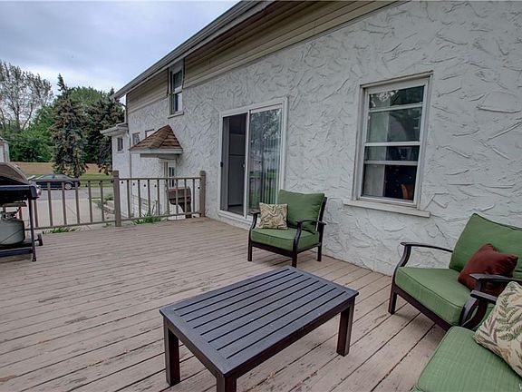 5th image of 74 Verel Ave