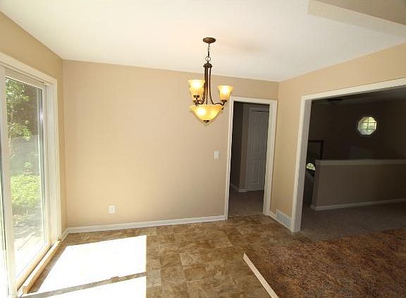 3rd image of 515 W Court St