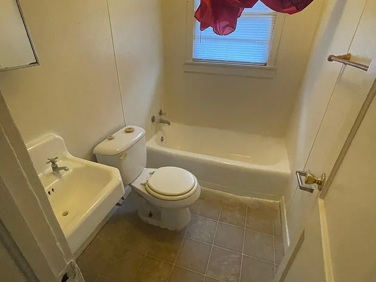 460 Bay Shore Ave #1 — Photo 6
