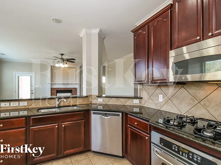 9752 Forney Trl — Photo 8