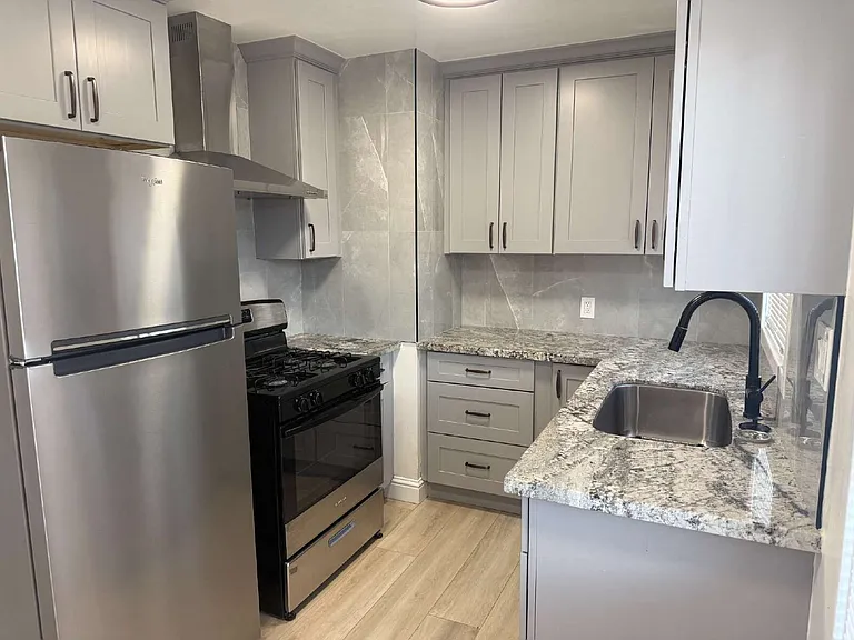 1749 Hester Ave #6 — Photo 3