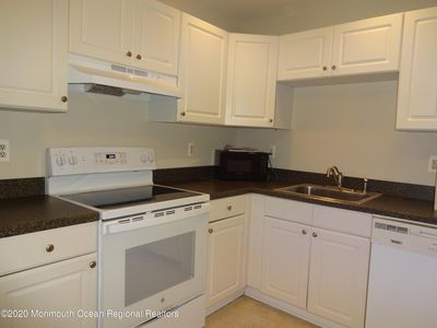 103 Amberly Dr UNIT B, Manalapan, NJ, 07726