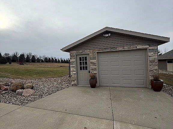 2nd image of 741 Riverview Dr