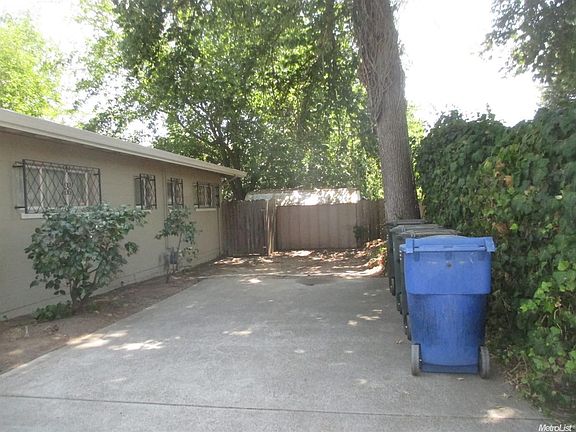 3rd image of 1527 Linda Vista Ln