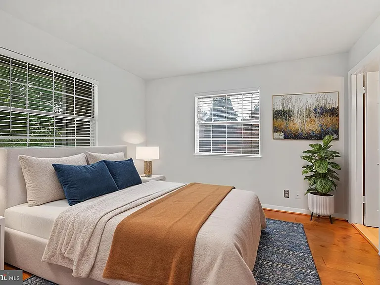 5716 Chapman Mill Dr #200 — Photo 14