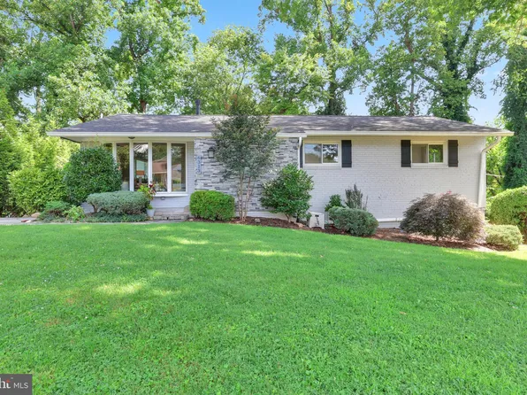 6313 Tone Dr, Bethesda, MD 20817