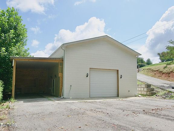 4th image of 3618 Big Springs Rd