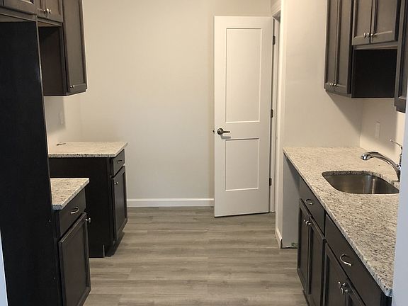3rd image of 2836 Fairfield Ave #204