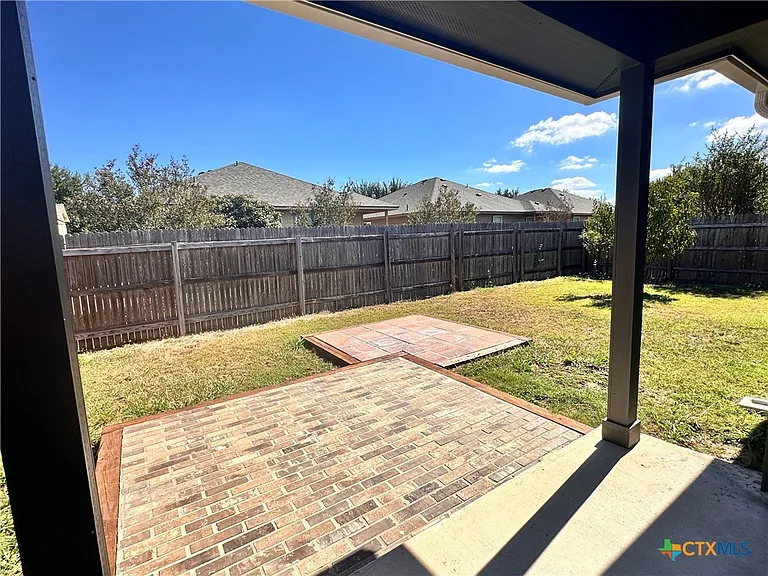 417 Capistrano Dr — Photo 34