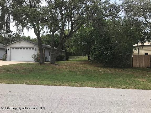 5th image of 141 Ruskin Ave