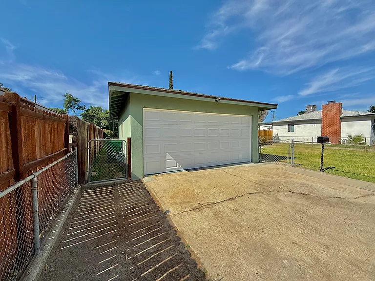 412 Washington Ave — Photo 22