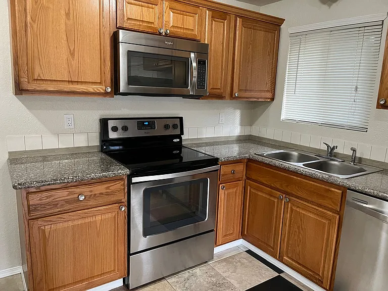 Skandi Villa in Edmonds | Boutique Apartments with Modern Touches | 1 MONTH FREE! — Photo 17