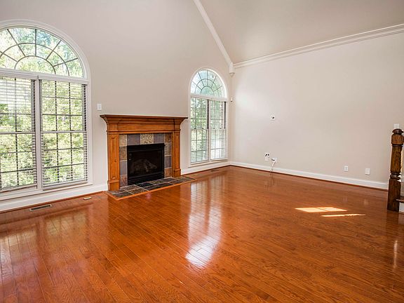 4th image of 552 Cumberland Ridge Dr