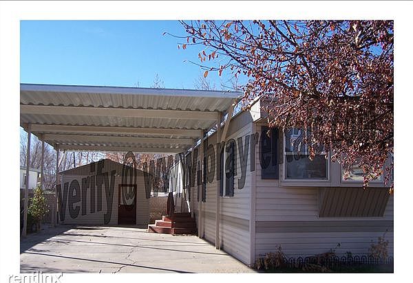 2963 Cedar Place front 2