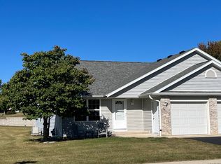 647 Grove St, Pecatonica, IL 61063