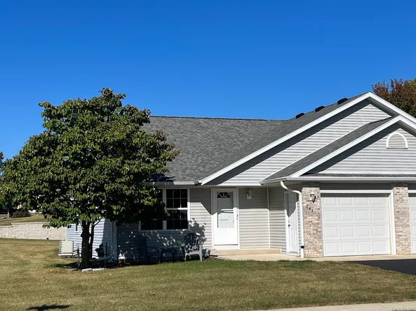 647 Grove St, Pecatonica, IL 61063