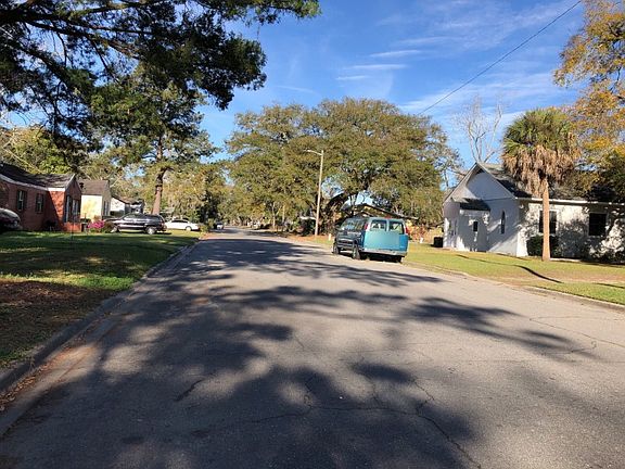4th image of 2411 Louisiana Ave
