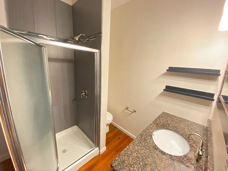 Hunter Ave 884-886 NCR — Photo 12