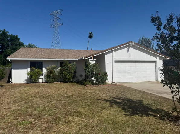 2912 Secretariat Dr, Atwater, CA 95301