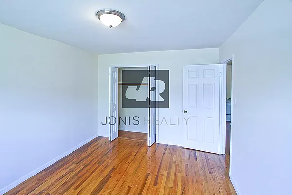 Rented by Jonis Realty | media 7