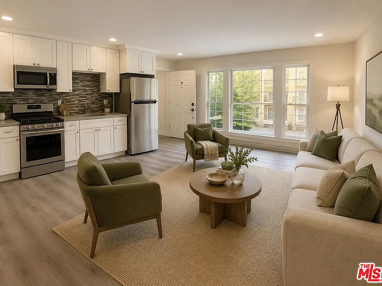 133 S Crescent Dr #7 — Photo 17