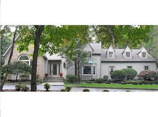 6 Floral Dr, Randolph, NJ 07869