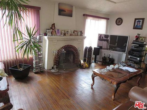 2nd image of 2060 W 71st St