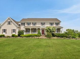 12 Samuel Wilson Ln, Pittstown, NJ 08867